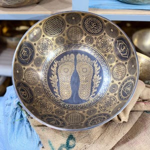 Tibetan Singing Bowls from Nepal – Extra Large to Small Foot Sizes – Handcrafted Sound Therapy Bowls for Adults – Ideal for Healing yoga