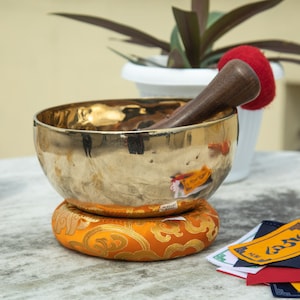8 inches Master Healing Handmade singing bowl-Standing singing bowl-meditation, sound healing - made in Nepal-Tibetan bowl