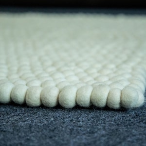 90 cm to 300 cm Multi-colored Round Felt Ball Rug Home Nursery Kids Room Decoration Mat for Home and office