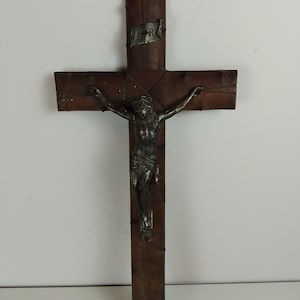 Antikes Kruzifix- Holz-Bronze