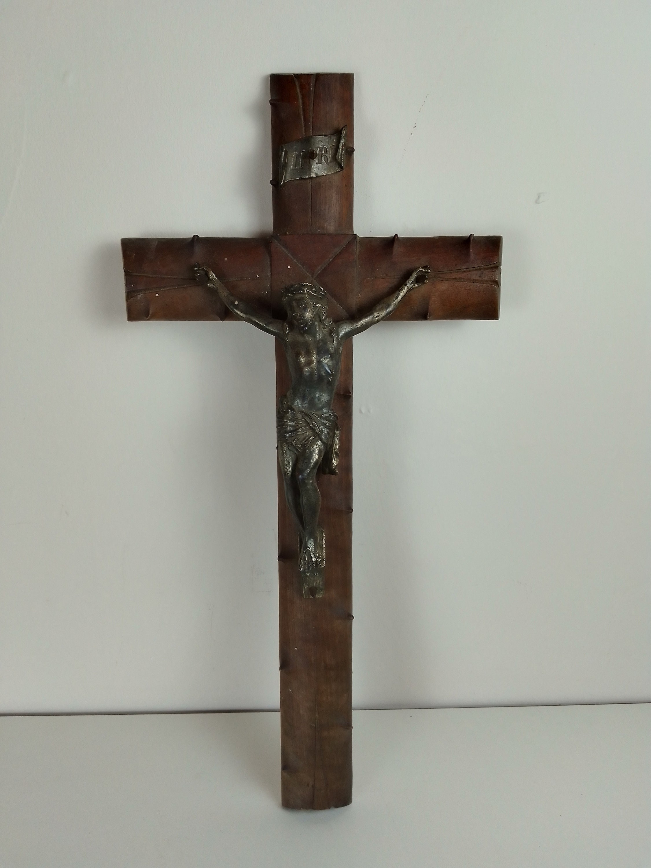Crocifisso da altare in legno e bronzo dorato su base in marmo vari, XVIII... | Casa d'Aste