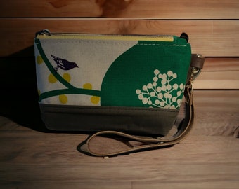 The Lil' Tote-Wristlet