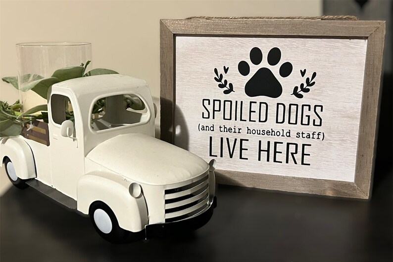 Lustiges Küchentuch 'Spoiled Dogs And Their Household Staff Live Here' – Mikrofaser, 40x61 Cm, Geschenk Für Hundeliebhaber
