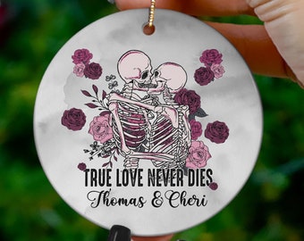 Personalisierte Gothic Weihnachtspaare Ornament, individuelle Skelett Ornament, Halloween oder Weihnachtsdekor, romantischer Jahrestag oder Hochzeitsgeschenk