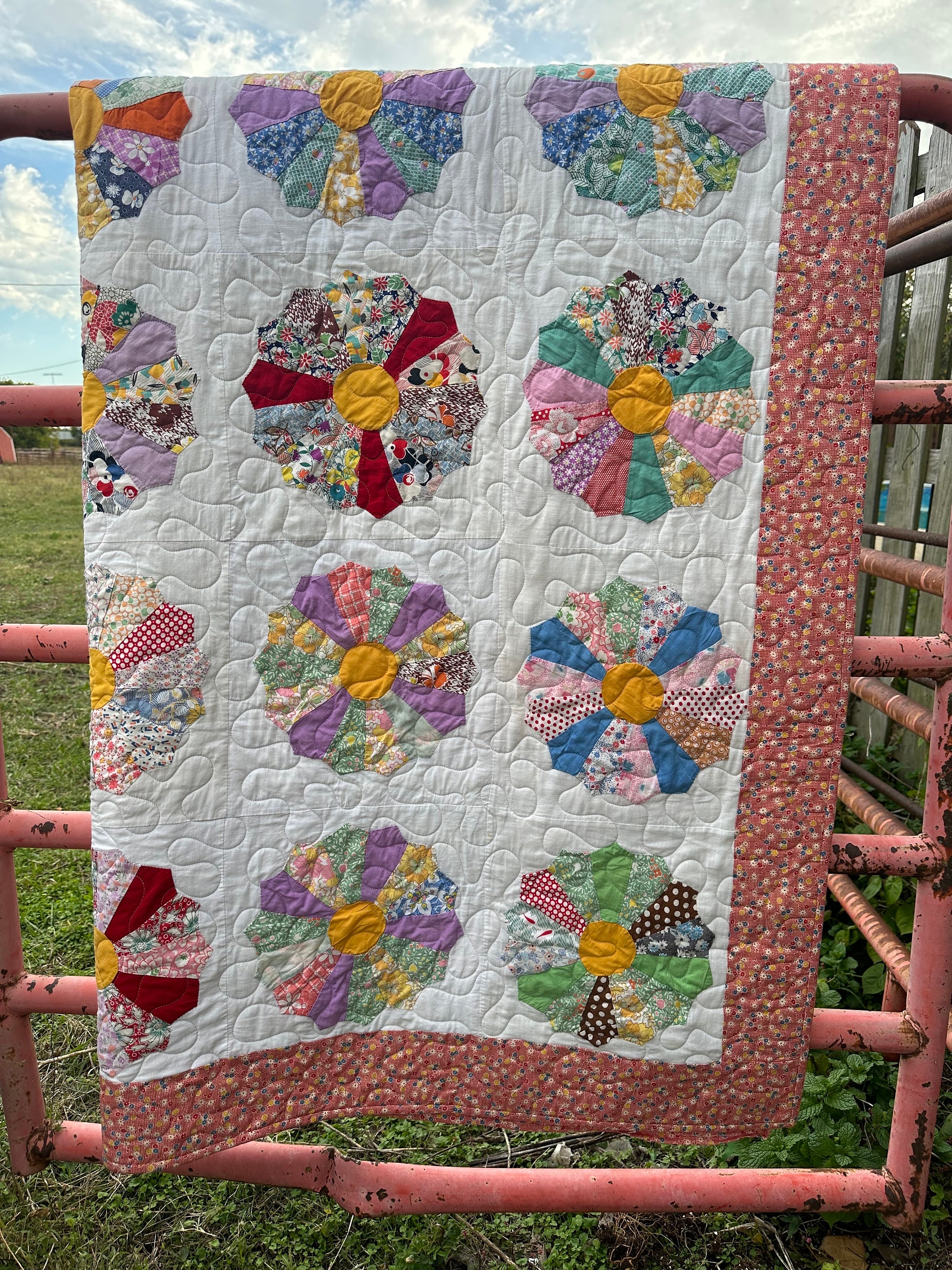 Handmade Vintage Dresden Plate Quilt, Colorful, Shabby Chic Decor, Country Farmhouse, Primitive, Unique, Cottagecore, Grandmacore