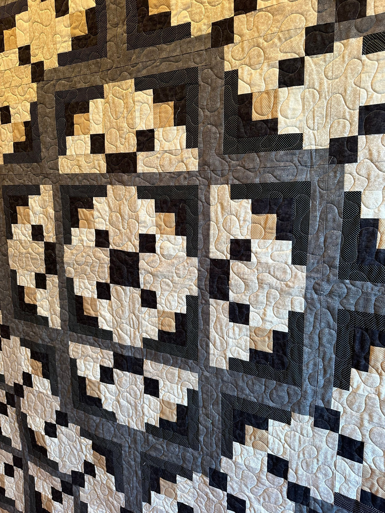 Black and Tan Quilted Blanket NCU0NNT642
