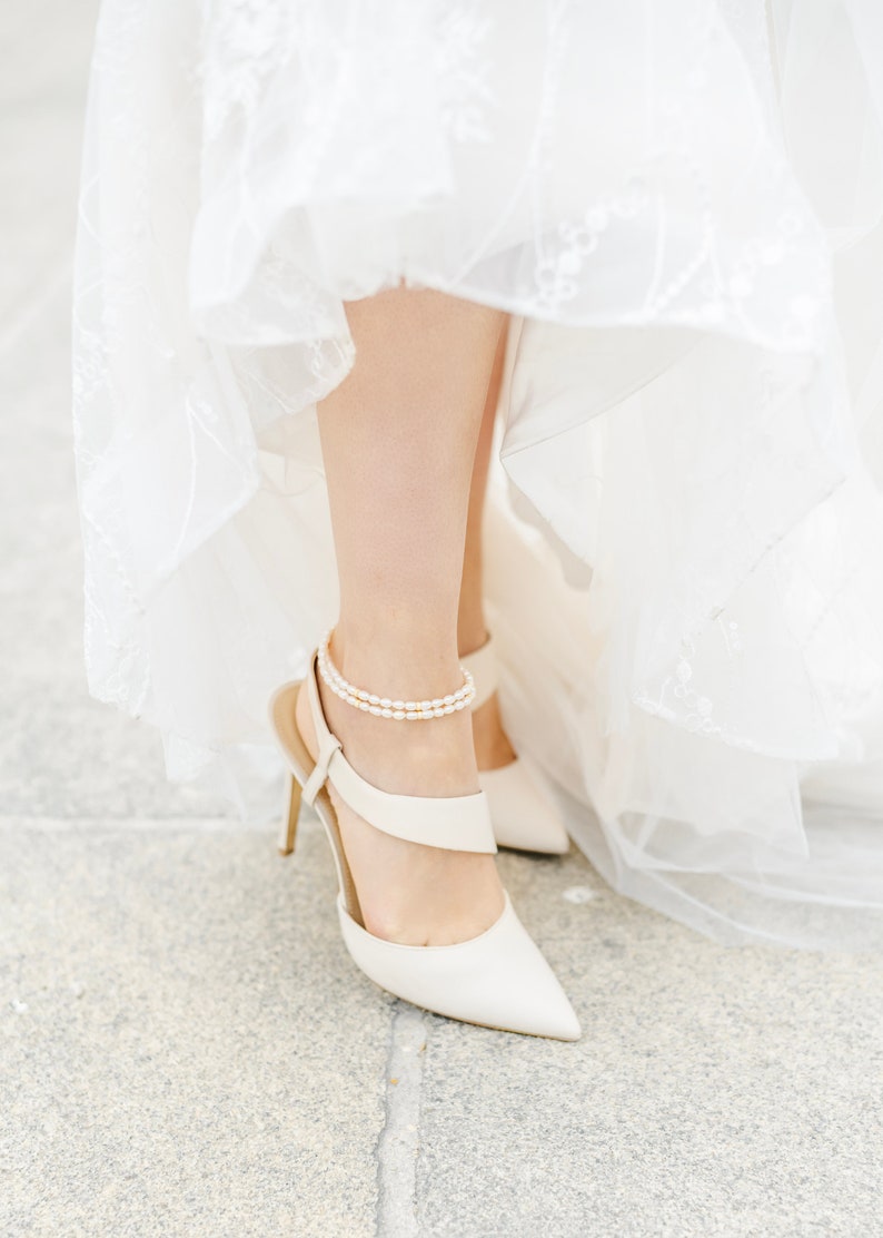 Wedding bridal pearl anklet in 14k gold fill on woman at her wedding day