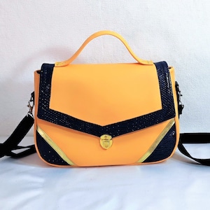 sac à main à rabat besace à bandoulière en simili cuir jaune et bleu marine