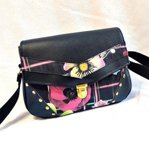 sac à main besace tissu Christian Lacroix et simili cuir, sac artisanal fait main en France, modèle unique
