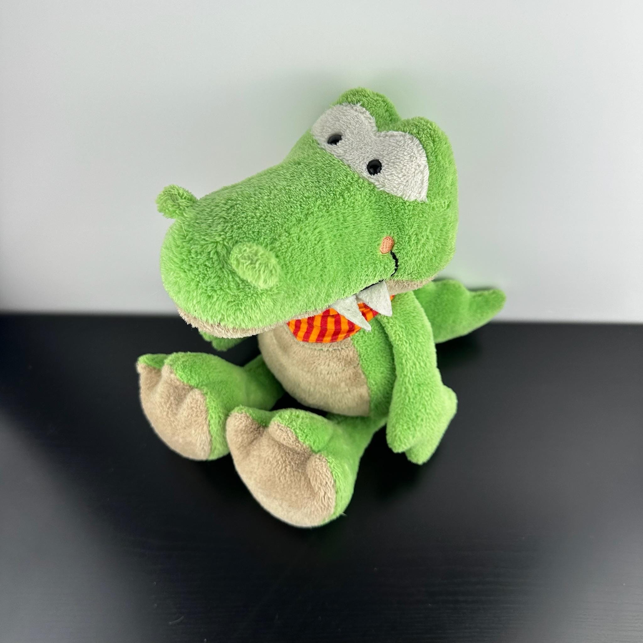 Doudou hochet crocodile vert eveil OXYBUL