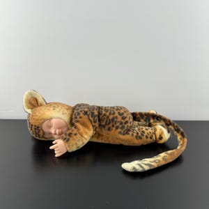 Vintage Anne Geddes Baby Leopard Cheetah Sleeping Doll Plush Stuffed Animal 9” Bean Bag
