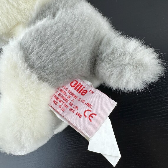 Vintage Russ Berrie Plush Ollie 7” Carrying Heart Mouth White
