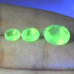 Hyalite Opal Oval Cabochon UV Reactive Stone, Water Opal Cab for Ring  Pendant, Color Change Gemstone for Jewelry Making & Wholesale Supply