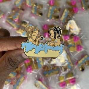 NANA Anime Pin (Bathtub)