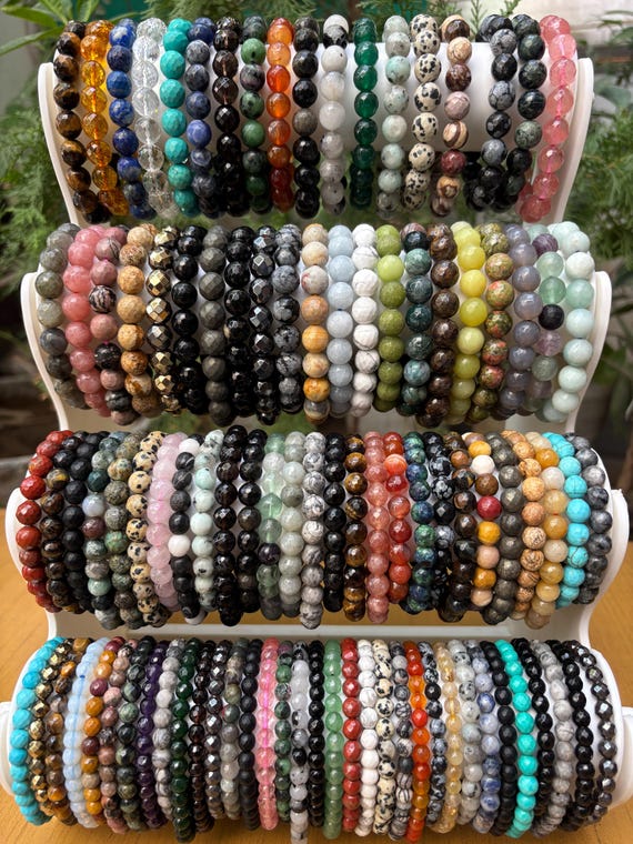 Braccialetto di cristallo curativo da 8 mm / Gioielli con perline di pietre preziose sfaccettate / Bracciale energetico per uomo e donna / Regali per meditazione yoga - Italia