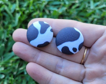 1 x Pair of Cow Print Button Stud Earrings, Moo cow animal stud earrings