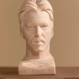 Hand‑Carved Johnny Depp Bust in Solid Basswood | Celebrity Wood Sculpture | Unique Film Icon Art | Gift for Depp Fans