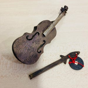 RARO TROVAMENTO Serrature decorative vintage in bronzo a forma di violino per cassetti o armadi