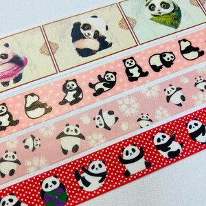 Preciosa cinta washi con forma de panda. Linda cinta adhesiva con forma de animal. Motivo de panda y flores, flor rosa, divertido panda, lindo oso blanco y negro en movimiento.