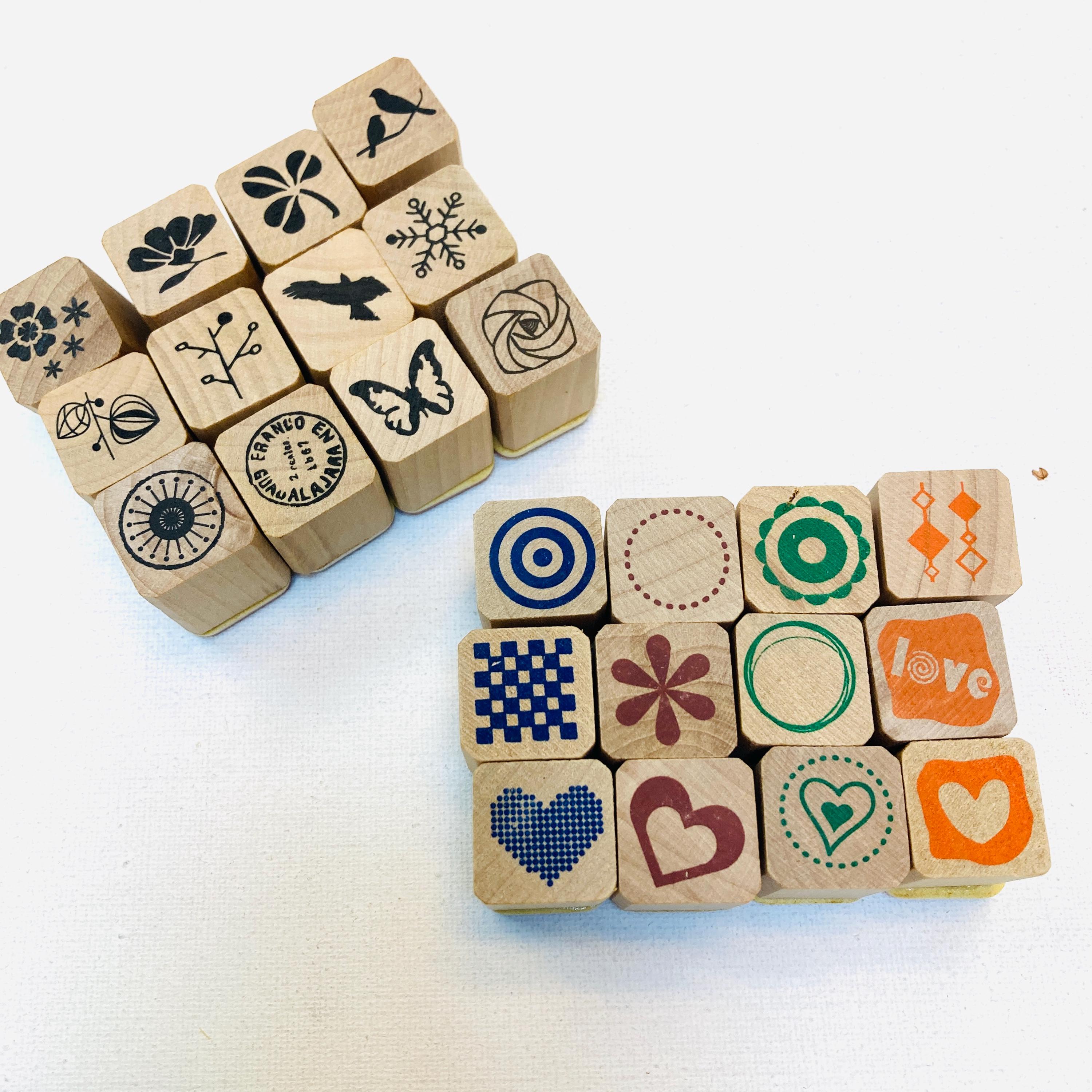 Set 25 Timbri In Legno A Forma Di Cuore Piccoli: Con Scatola, Per Scrapbooking E Inviti Fai Da Te, Tema Amore