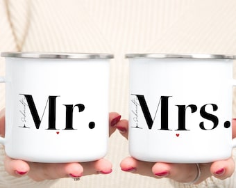 Gepersonaliseerde keramische/emaille mok voor meneer en mevrouw, trouwmok met namen en datum, huwelijksgeschenk, huwelijksjubileum (set van 2)
