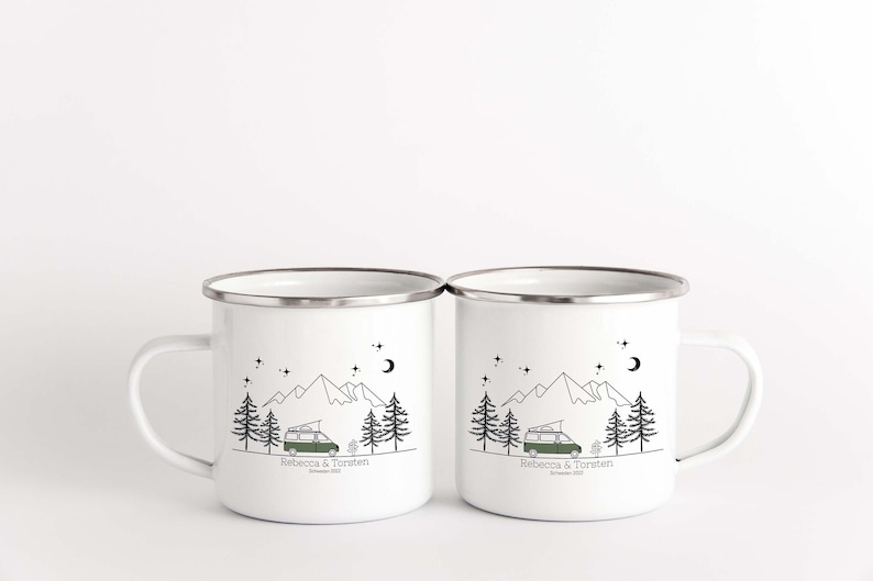 Personalisierte Camper Tasse von Little Mathilda mit grünem Camper in der Frontansicht