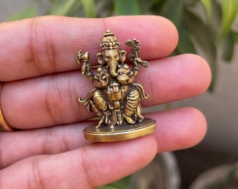 Ganesha statue show piece.Little  Ganesh Hindu God Lord Antique Small Ganesha Idol Sculpture Statue Figurine pocket Ganesha. Lucky Ganesha.