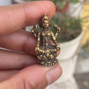 Maa Laxmi Brass Statue | Hindu Goddess of Wealth & Prosperity | Lakshmi Idol for Puja Room, Home Temple Diwali Gift | Antique Finish