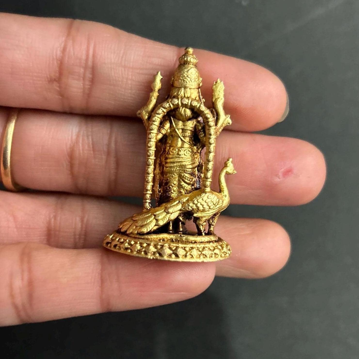 真鍮製のカルティケヤ神像：ヒンドゥー教のムルガン神像、南インド風