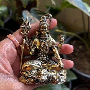 Maha Shivratri Idol Diwali Pooja Item Raksha Bandhan Gift Guru Purnima Decor Navratri Shiva Idol Vasant Panchami Murti Shravan Maas Special Indian Religious Decor Pooja Samagri Idol Chaturthi Shiva Statue Rare Shiva Idol Collector’s Shiva Murti Exquisite Handcrafted Idol Artistic Hindu Decor Antique Finish Statue High-Quality Brass Idol Unique Pooja Decor Custom Shiva Sculpture Limited Edition Idol Lord Shiva Energy Blessings