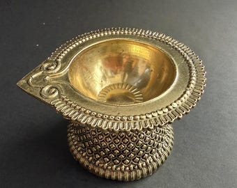 Messing grote Diya-olielamp voor Pooja en Home Mandir Akhand Jyoti Diya