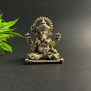 Brass Ganesha Statue Fine Detailing Ganpati Idol for Home Temple Decor Hindu God Murti for Pooja Room Spiritual Gift India Lord Ganesha Bras