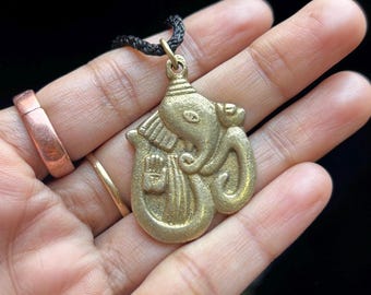 ガネーシャ神ペンダント「オームネックレス」：ヒンドゥー教の成功の神