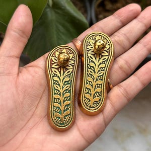 Shri Maa Laxmi Charan Paduka with Plate Energised Maa Lakshmi Feet for Diwali Auspicious Items Pooja Kit Home Office Door Business Decor.