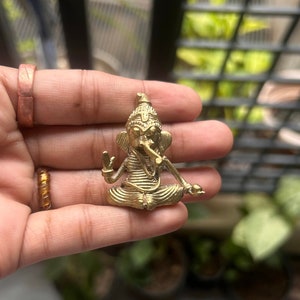 Traditional Maharashtrian Brass Ganesh Idol – Handcrafted Hindu God Statue for Home Temple, Pooja, and Festive Decor