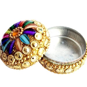 Kumkum Box aus Matel als Hochzeitsgeschenk verwendet. Pooja Zweck Tikka Topf alte Hindu Kumkum Box Hand gefertigt.