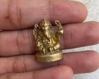 Ganesha statue show piece.Little  Ganesh Hindu God Lord Antique Small Ganesha Idol Sculpture Statue Figurine pocket Ganesha. Lucky Ganesha.