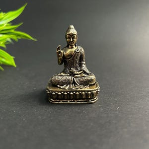 Buddha Statue Small Meditation Buddha Idol Spiritual Home Decor Zen Buddha Figurine Buddhist Gift Altar Statue Tiny Buddha Mini Brass Buddha