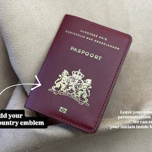 Leather passport cover for Netherlands with gold embossing, personalized passport cover, passport holder, gift for Netherlands citizenship