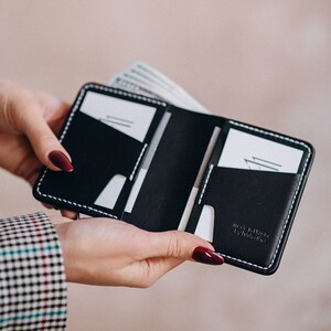 Cartera de tarjeta de cuero minimalista, billetera de cuero compacta, bolsillo frontal de billetera de cuero delgado, billetera de cuero personalizada