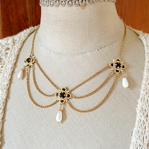 Halsketting in middeleeuwse stijl - BERTHE - Kristal en zwarte en gouden kraaltjes - Op bestelling gemaakt