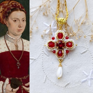 MARGOT - Ciondolo a croce ispirato al Rinascimento - Perline di cristallo e rosso reale - Realizzato su ordinazione - Ampia scelta di colori