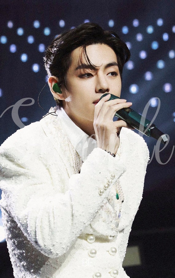 BTS 防弾少年団 TAEHYUNG V フォトフレーム A4 額縁 + スロ① BTS 防弾少年団 TAEHYUNG V フォトフレーム 額縁 テヒョン テテ