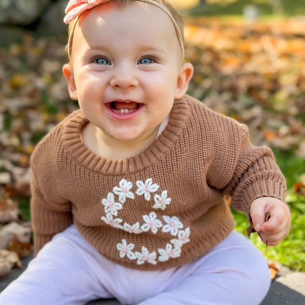 Personalisierter Baby Pullover - Hand gestickter Name - Strickpullover mit Namen - Strickpullover Pullover - Baby Outfit - Einzigartiges Geschenk - Baby Shower