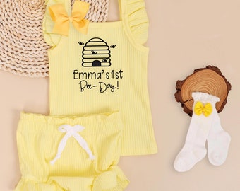 First Bee-Day Birthday Personalized Outfit, Bee Party Outfit, Bee-Day Girl, Bumble Bee Birthday Romper Outfit, Bee Romper, Smash Cake Outfit