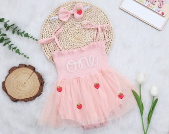 Personalized Berry First Birthday Outfit, Personalized Baby Girl Strawberry dress, Sweet One Baby set, Baby Girl Gift, Cake Smash Photoshoot