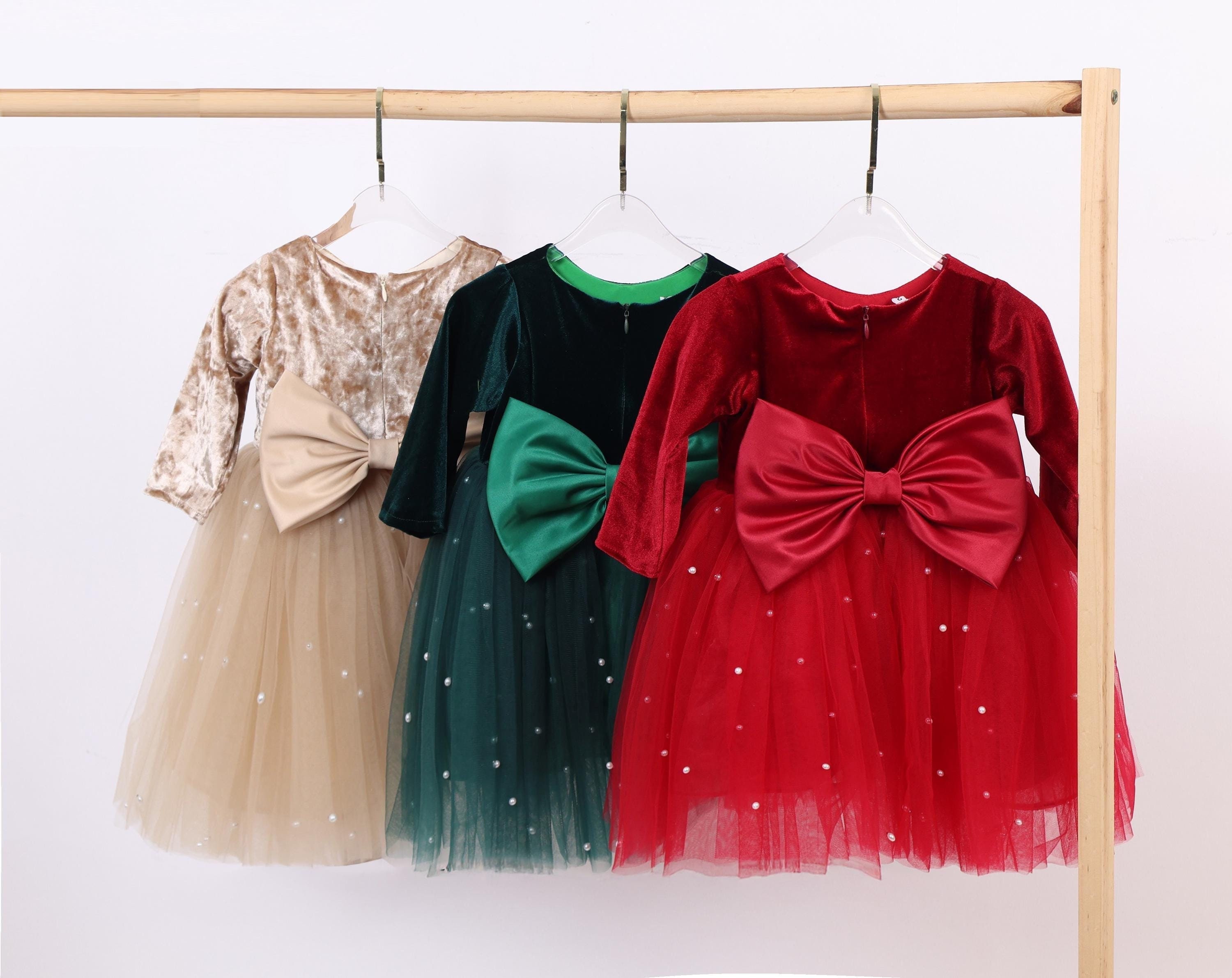 christmas colors for dresses What Colors to Wear for Christmas to Look Your Best