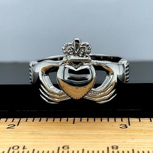 Zilveren Claddagh-ring | Ierse ring heren en dames | 925 sterling-symbool van liefde en loyaliteit | Gloednieuw: