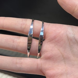 Bracelet-jonc en argent sterling pour carte d'identité de bébé | Bracelet Torque personnalisé | Gravure gratuite | Timbre 925