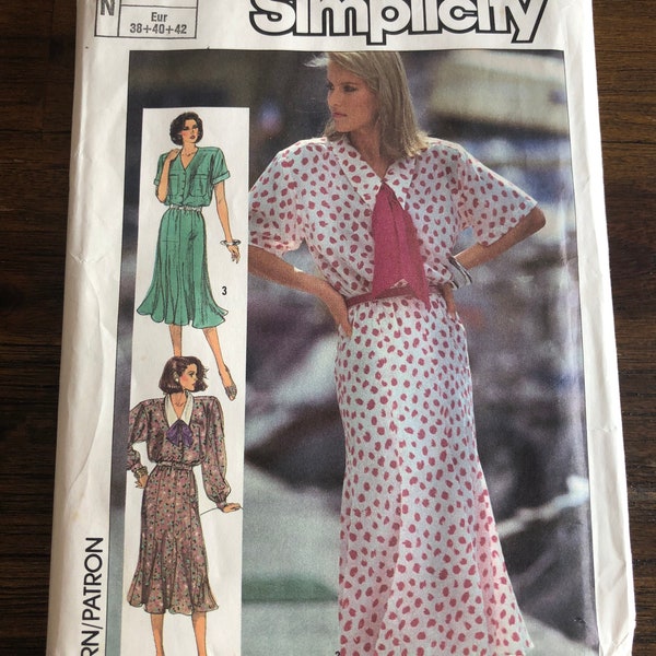 Precut Vintage Simplicity Sewing Pattern 7510 Buttoned Dress Size 10-12 1986